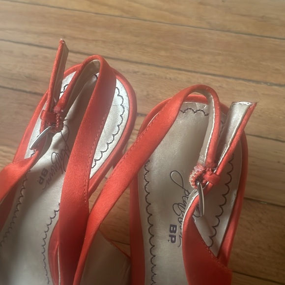 Platinum BP orange heels. Peep toe slide on back. Size 7 - Picture 8 of 9